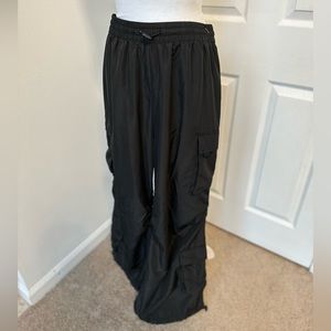 Wide Leg Black Cargo Pants - Y2K trend - Size M
